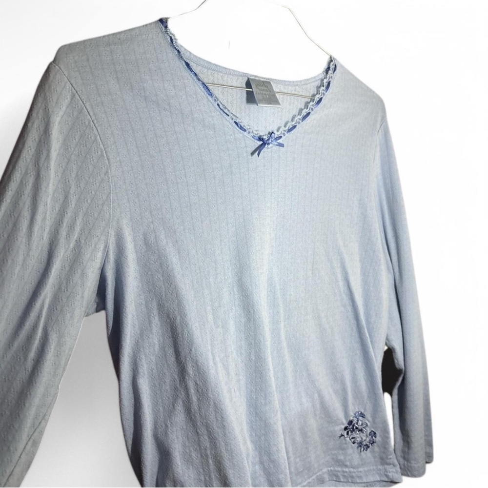 Light Blue V-Neck Long Sleeve Top